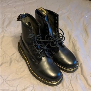 Doc Marten 1460’s